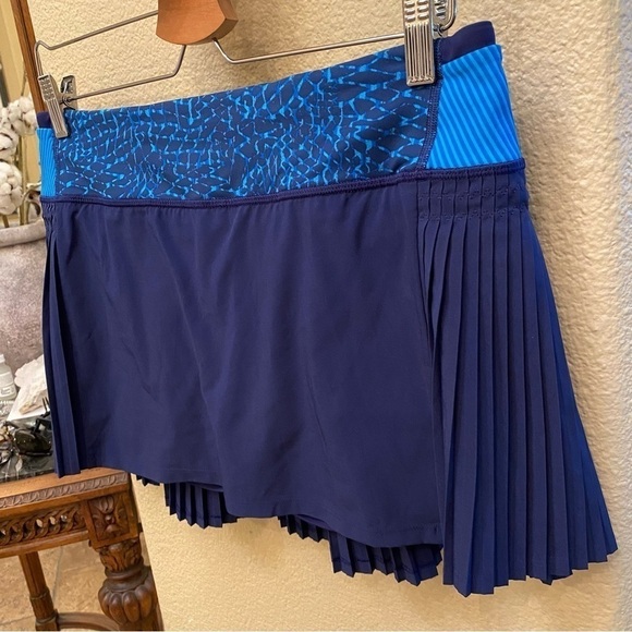 LULULEMON Women Blue Patterned Pleated Tennis Skort Size 8 - Picture 3 of 7